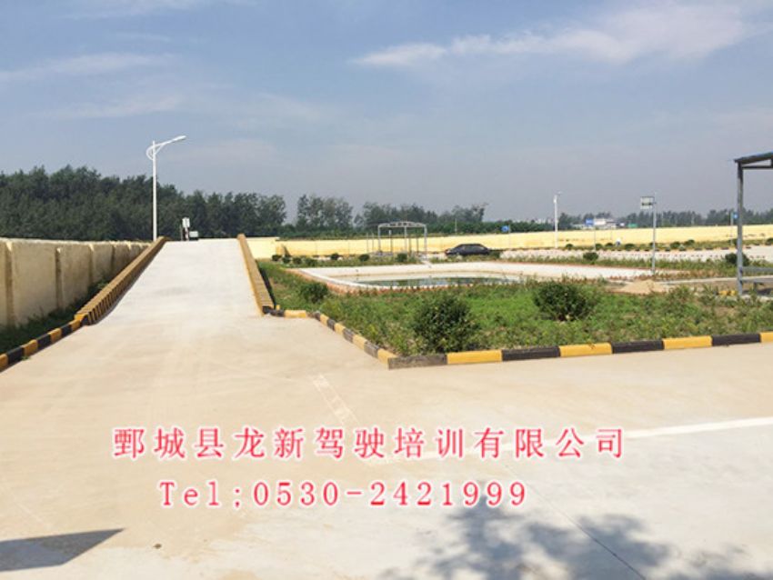 點(diǎn)擊查看詳細(xì)信息<br>標(biāo)題：校內(nèi)展示 閱讀次數(shù)：1269